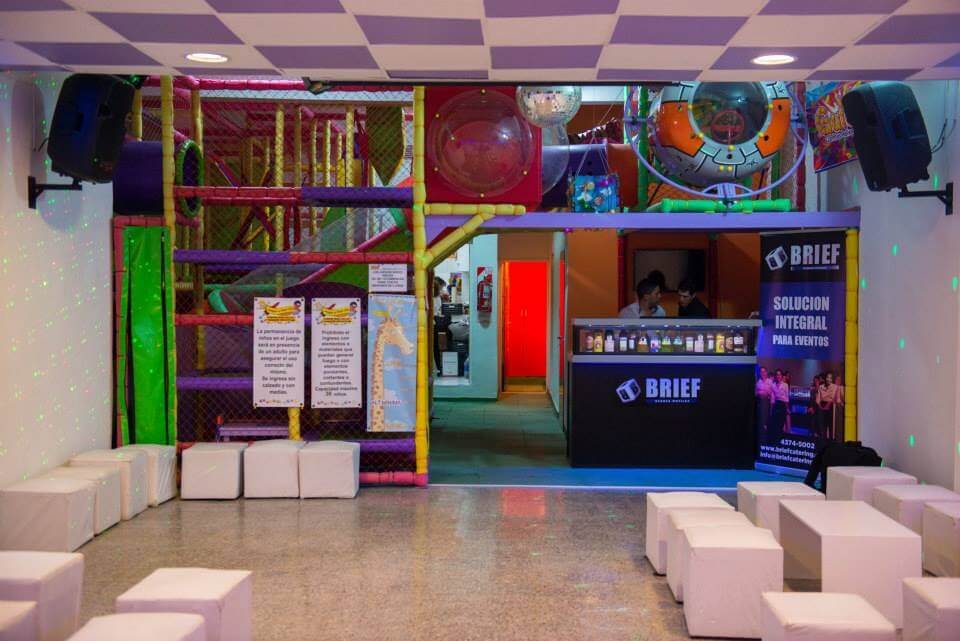 Pelotero de color rojo tamaño grande